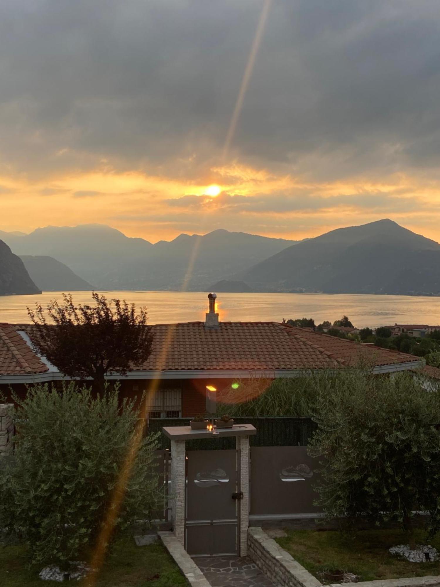 B&B Panorama Iseo Bagian luar foto